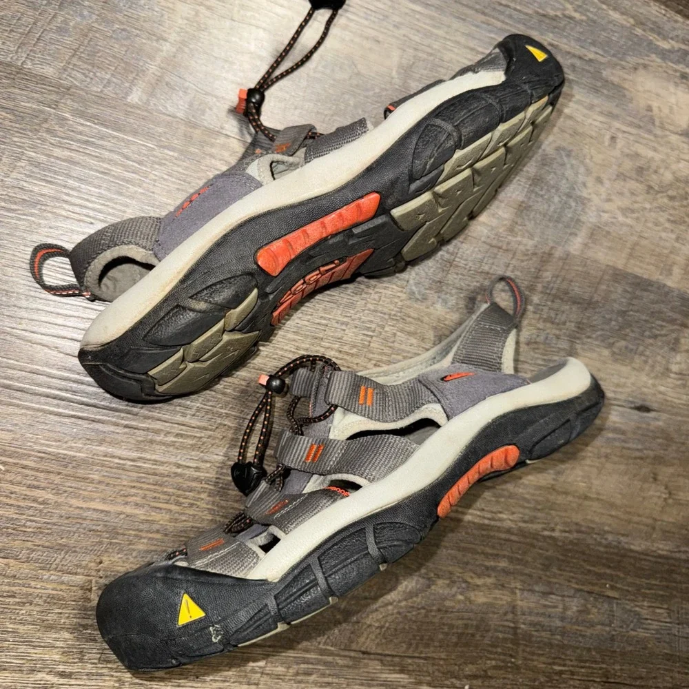 KEEN Men's Newport H2 Closed Toe Water Sandals - Magnet Gray / Orange - Size 9